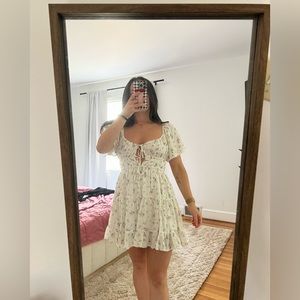 Dainty floral tie bust dress!